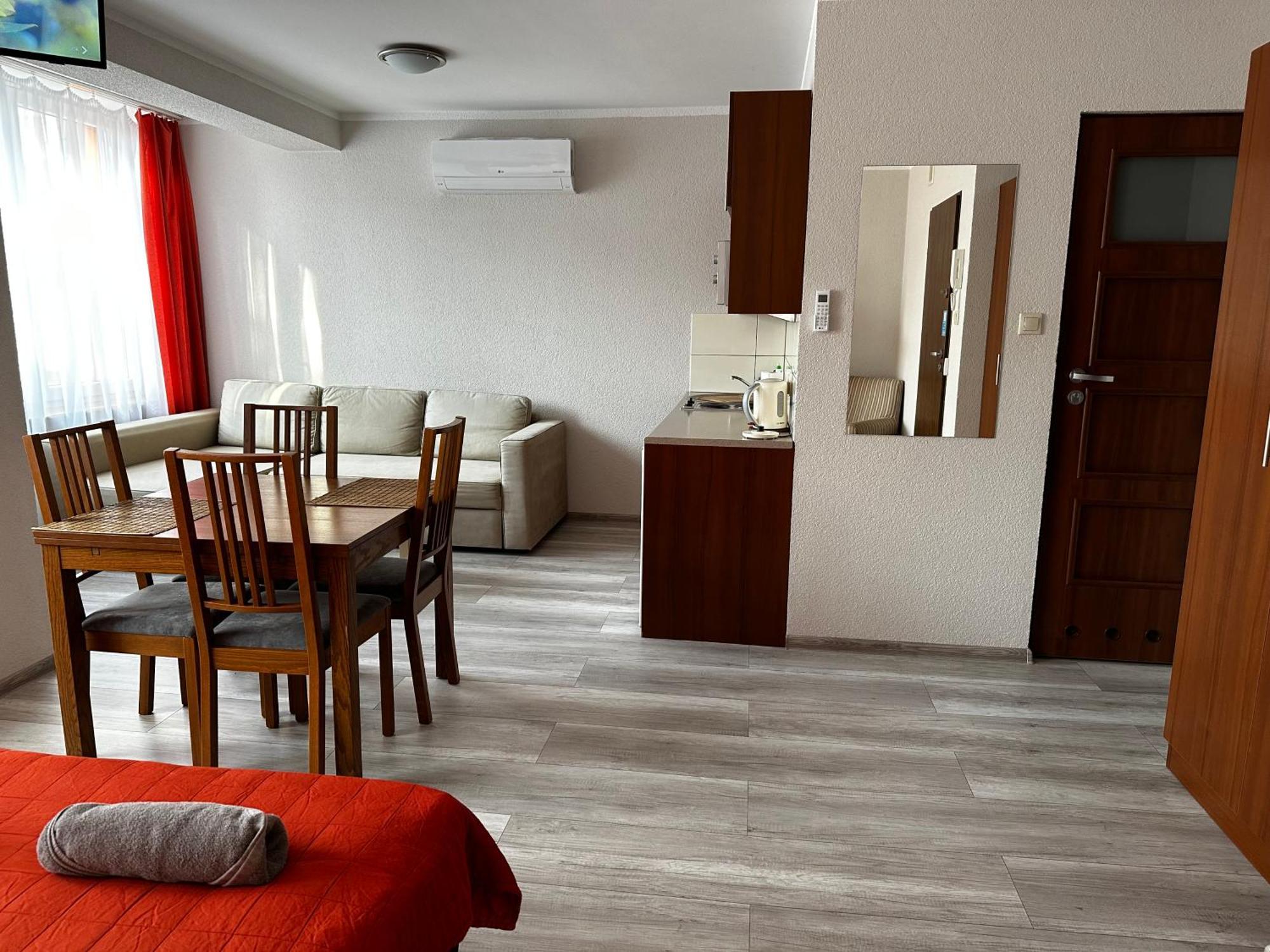 Kompleks Apartament-Serwis Краков Экстерьер фото